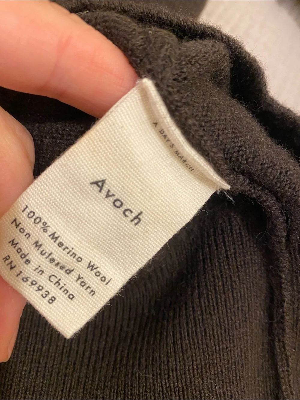 A DAY’S MARCH Avoch Merino Wool Polo Men's Sweater in Dark Brown. Size M